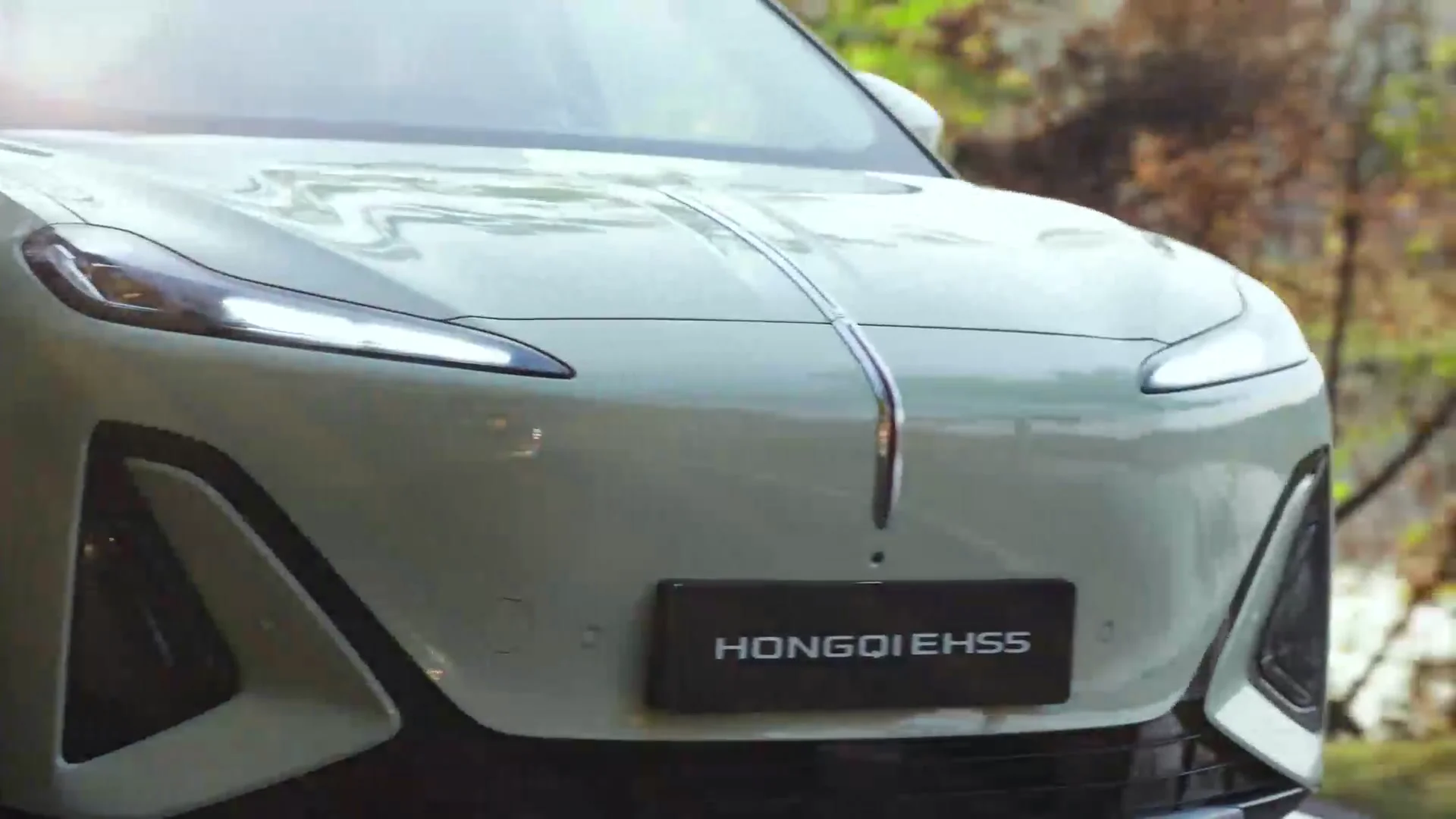 HONGQI EHS5 presentation still