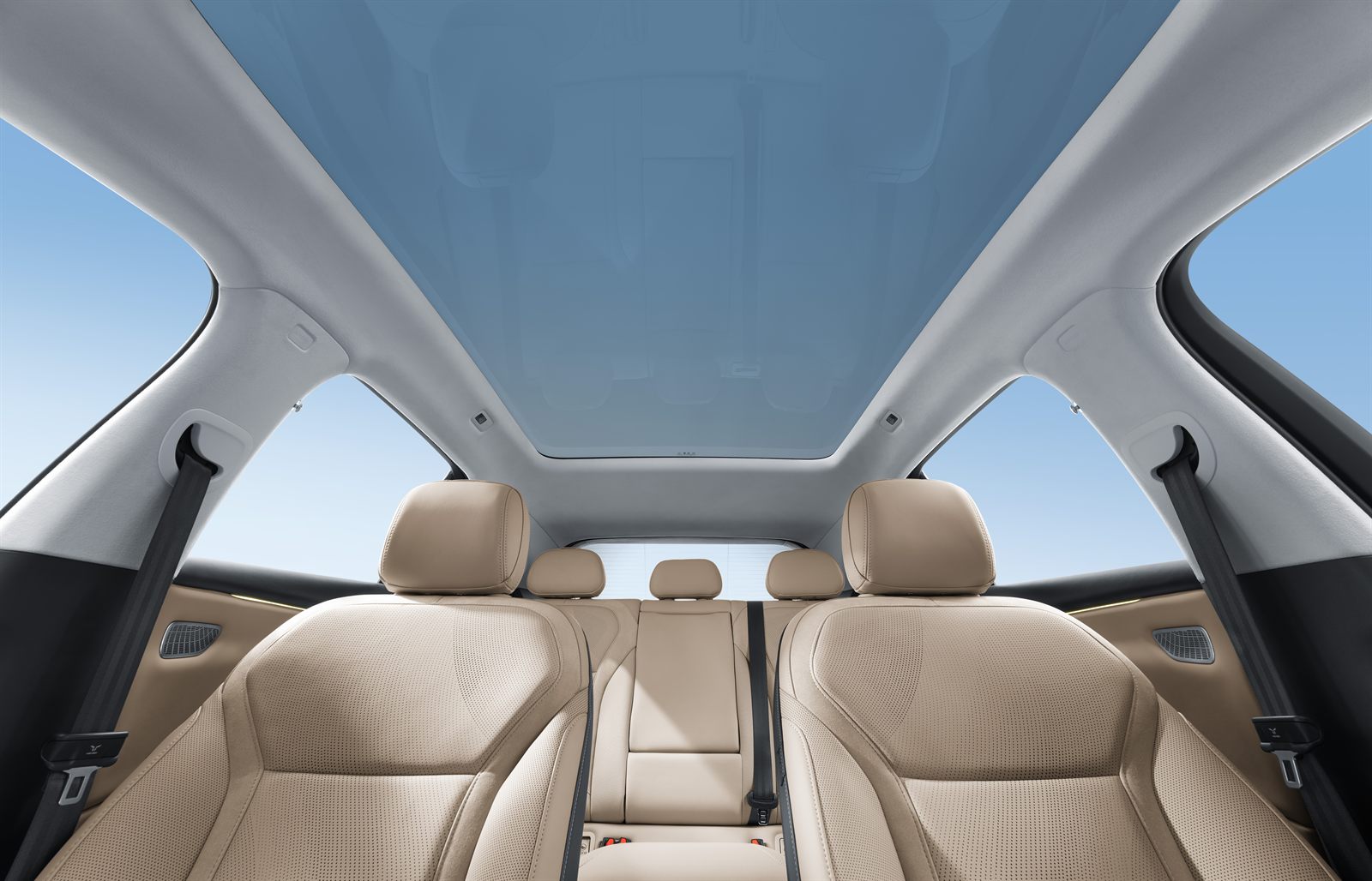 HONGQI EHS5 cabin with panoramic glass roof